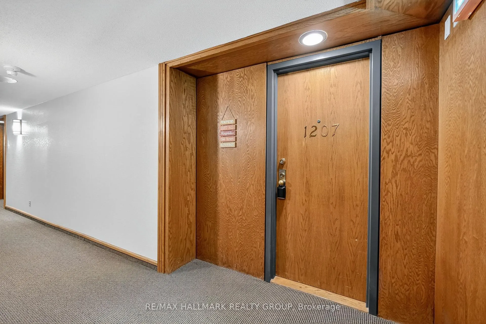 Photo 5 of 80 Sandcastle Drive, Ottawa, Leslie Park — HOMEH