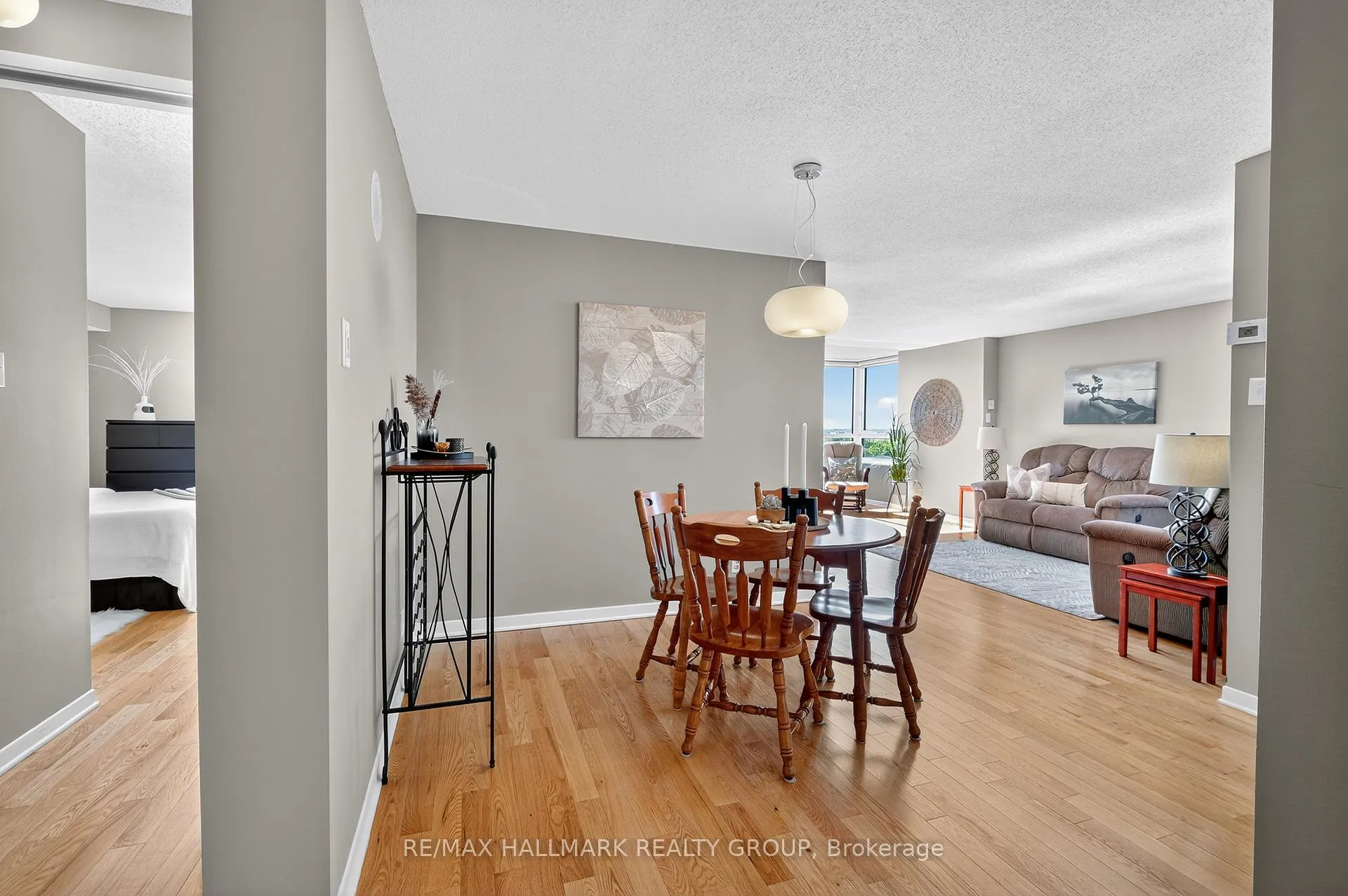 Photo 7 of 80 Sandcastle Drive, Ottawa, Leslie Park — HOMEH