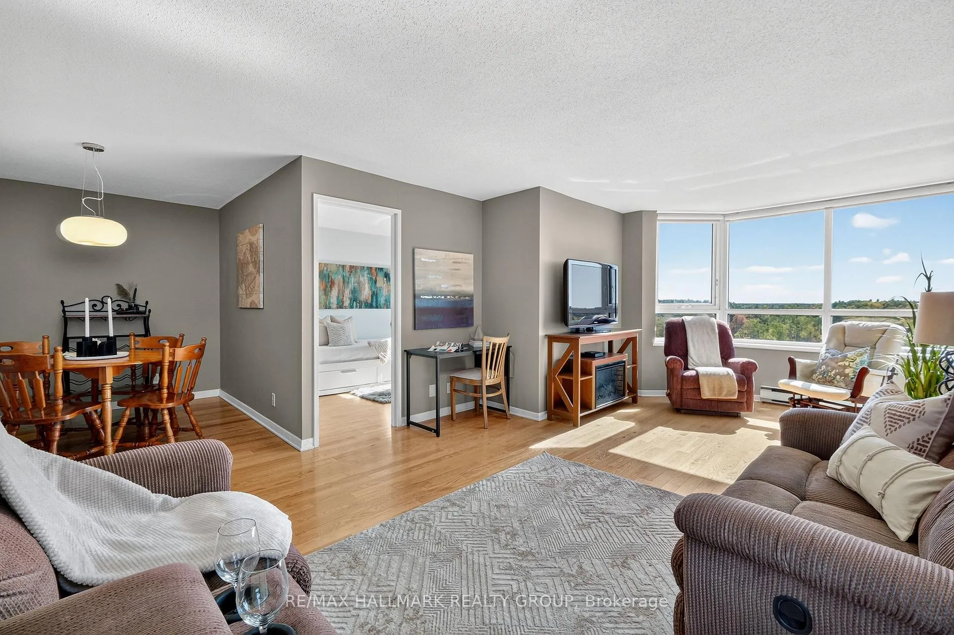 Photo 12 of 80 Sandcastle Drive, Ottawa, Leslie Park — HOMEH