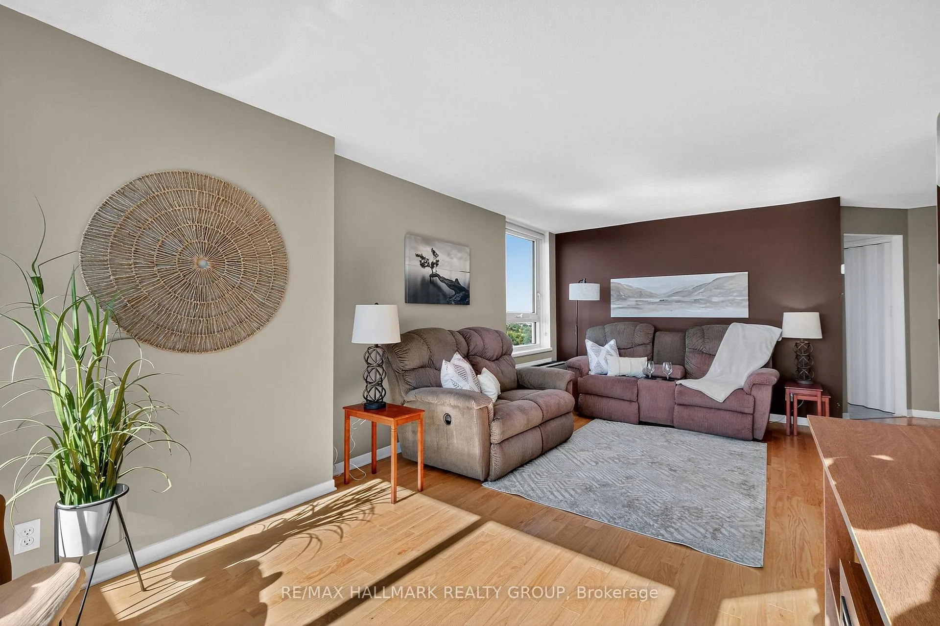 Photo 14 of 80 Sandcastle Drive, Ottawa, Leslie Park — HOMEH