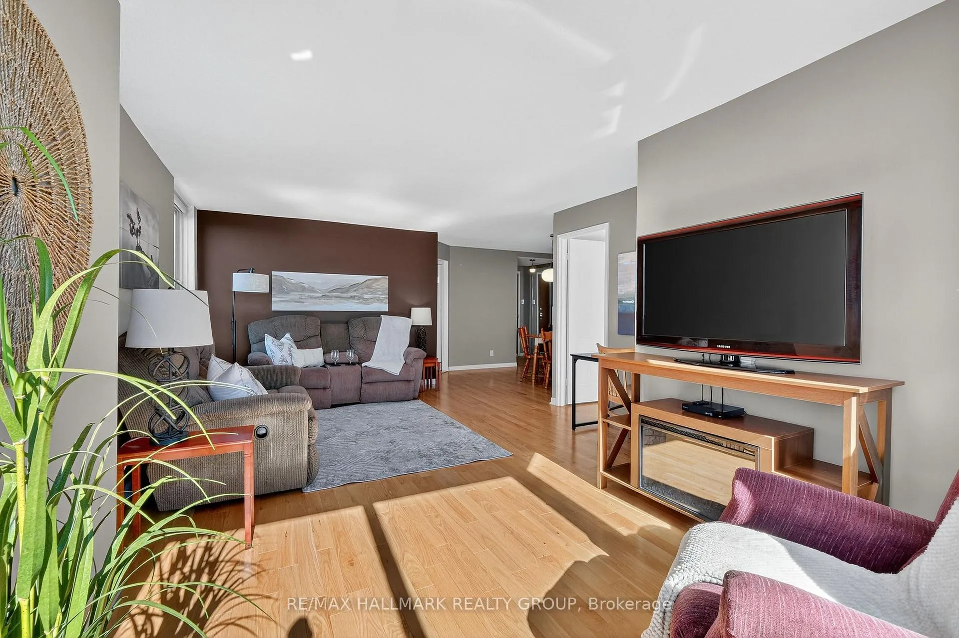 Photo 15 of 80 Sandcastle Drive, Ottawa, Leslie Park — HOMEH