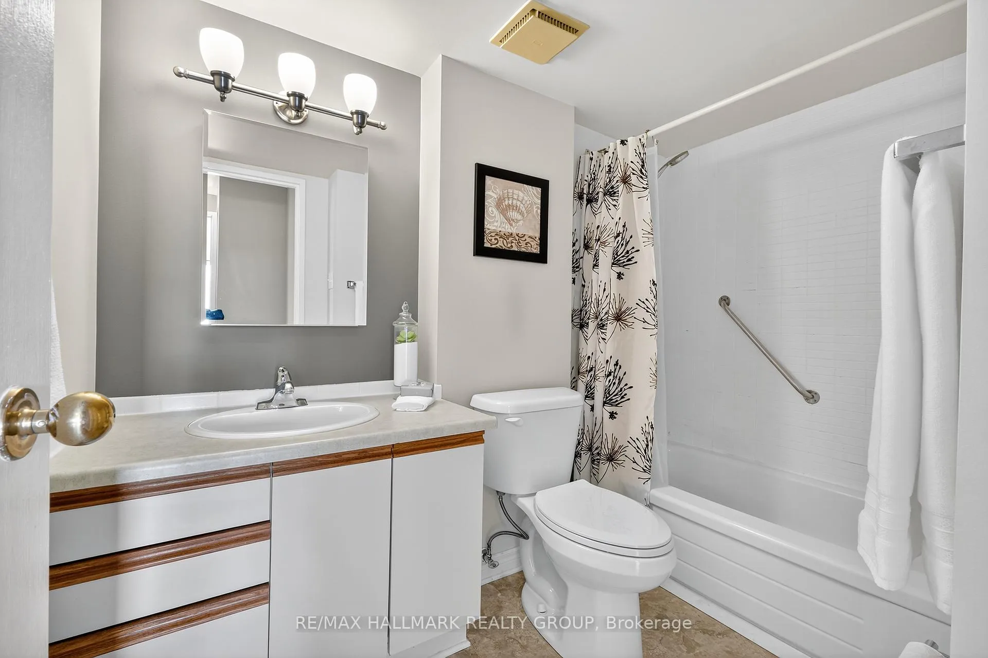 Photo 29 of 80 Sandcastle Drive, Ottawa, Leslie Park — HOMEH