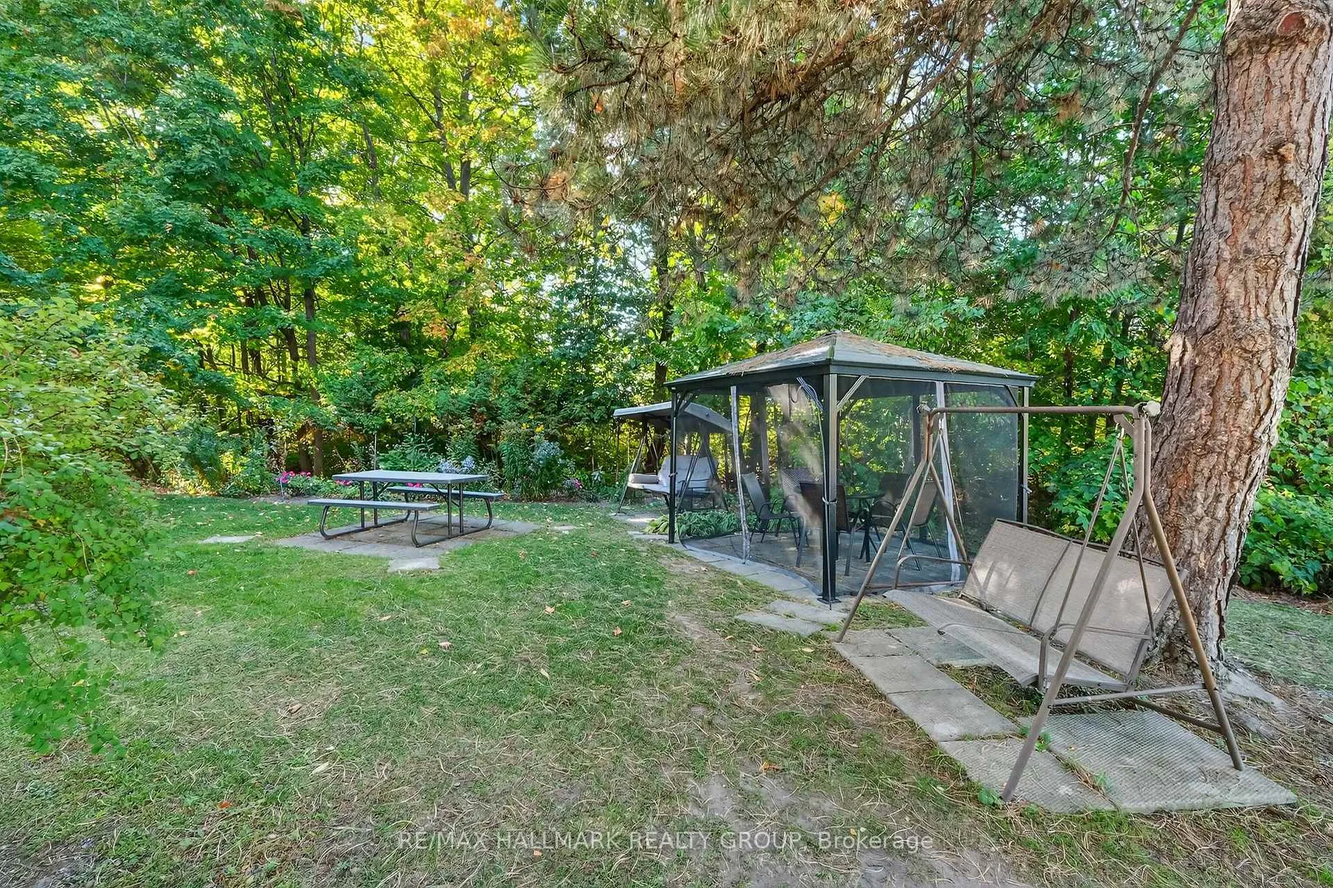 Photo 33 of 80 Sandcastle Drive, Ottawa, Leslie Park — HOMEH