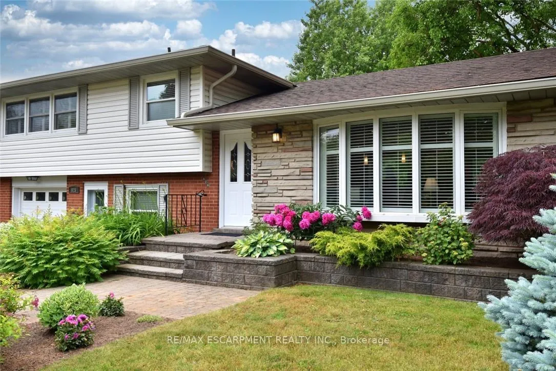 Photo 2 of 626 Vanderburgh Drive, Burlington, LaSalle — HOMEH