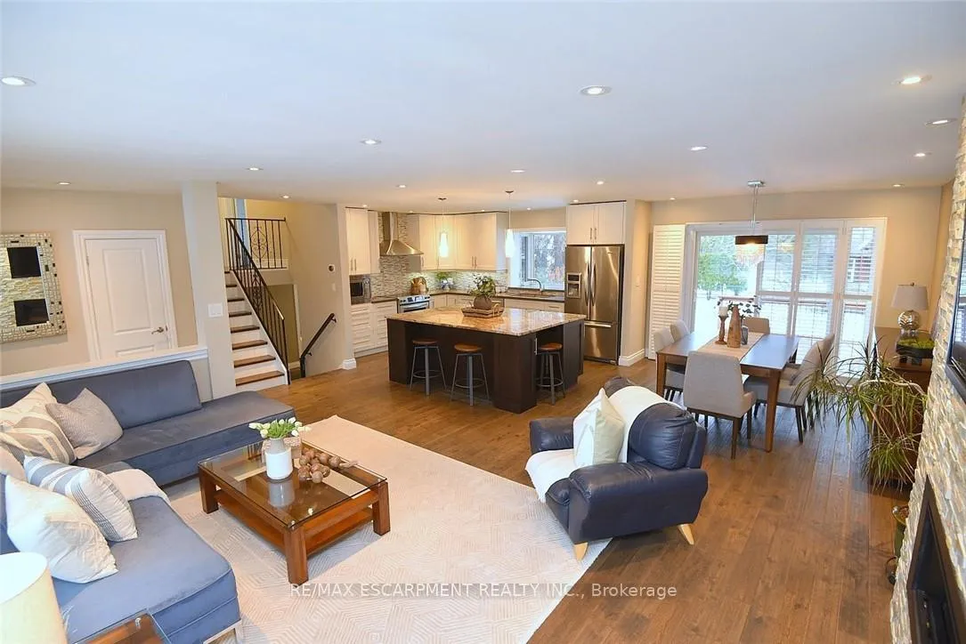 Photo 9 of 626 Vanderburgh Drive, Burlington, LaSalle — HOMEH