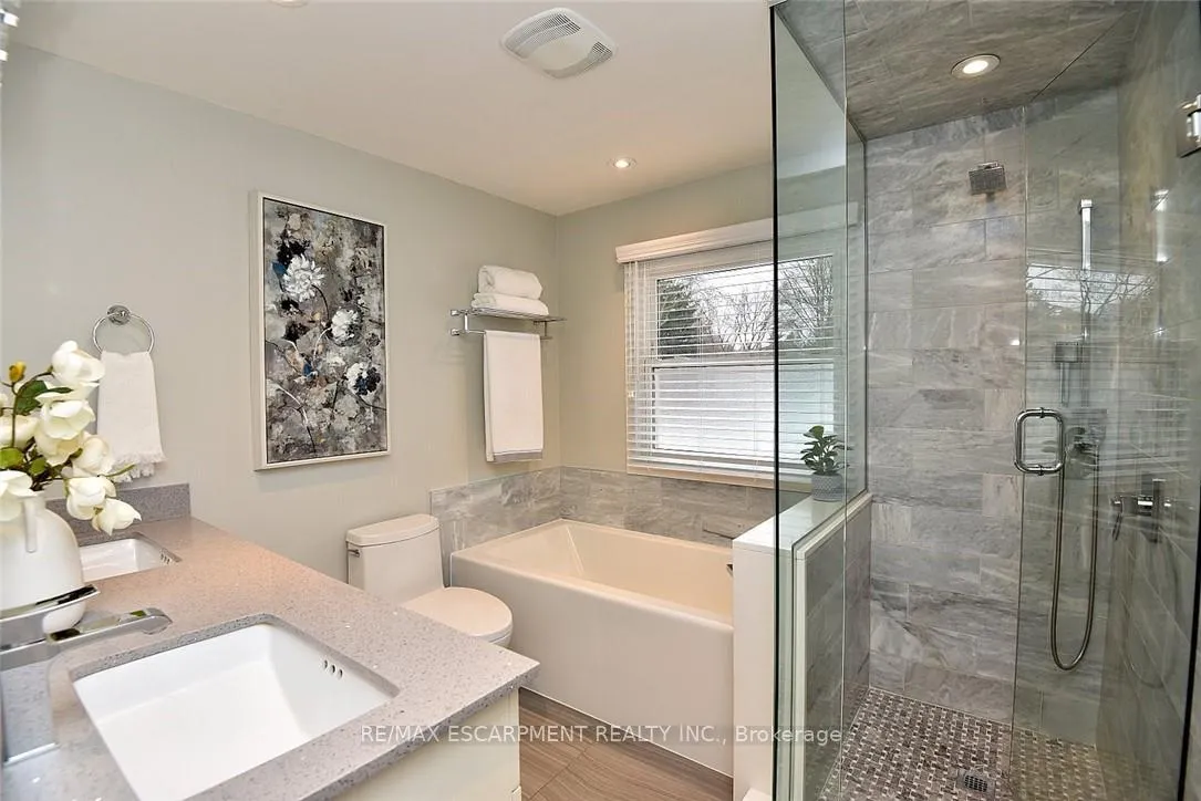 Photo 29 of 626 Vanderburgh Drive, Burlington, LaSalle — HOMEH
