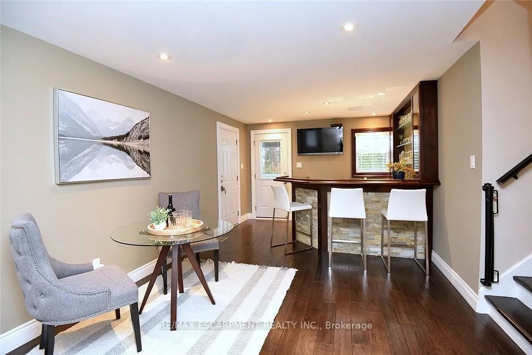 Photo 32 of 626 Vanderburgh Drive, Burlington, LaSalle — HOMEH