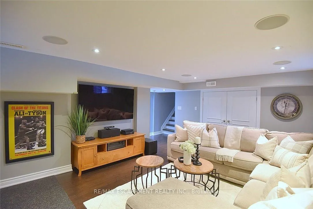 Photo 36 of 626 Vanderburgh Drive, Burlington, LaSalle — HOMEH