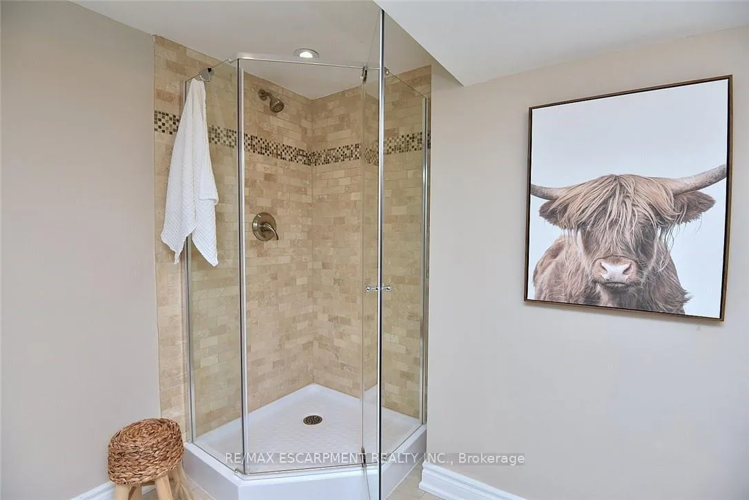 Photo 39 of 626 Vanderburgh Drive, Burlington, LaSalle — HOMEH