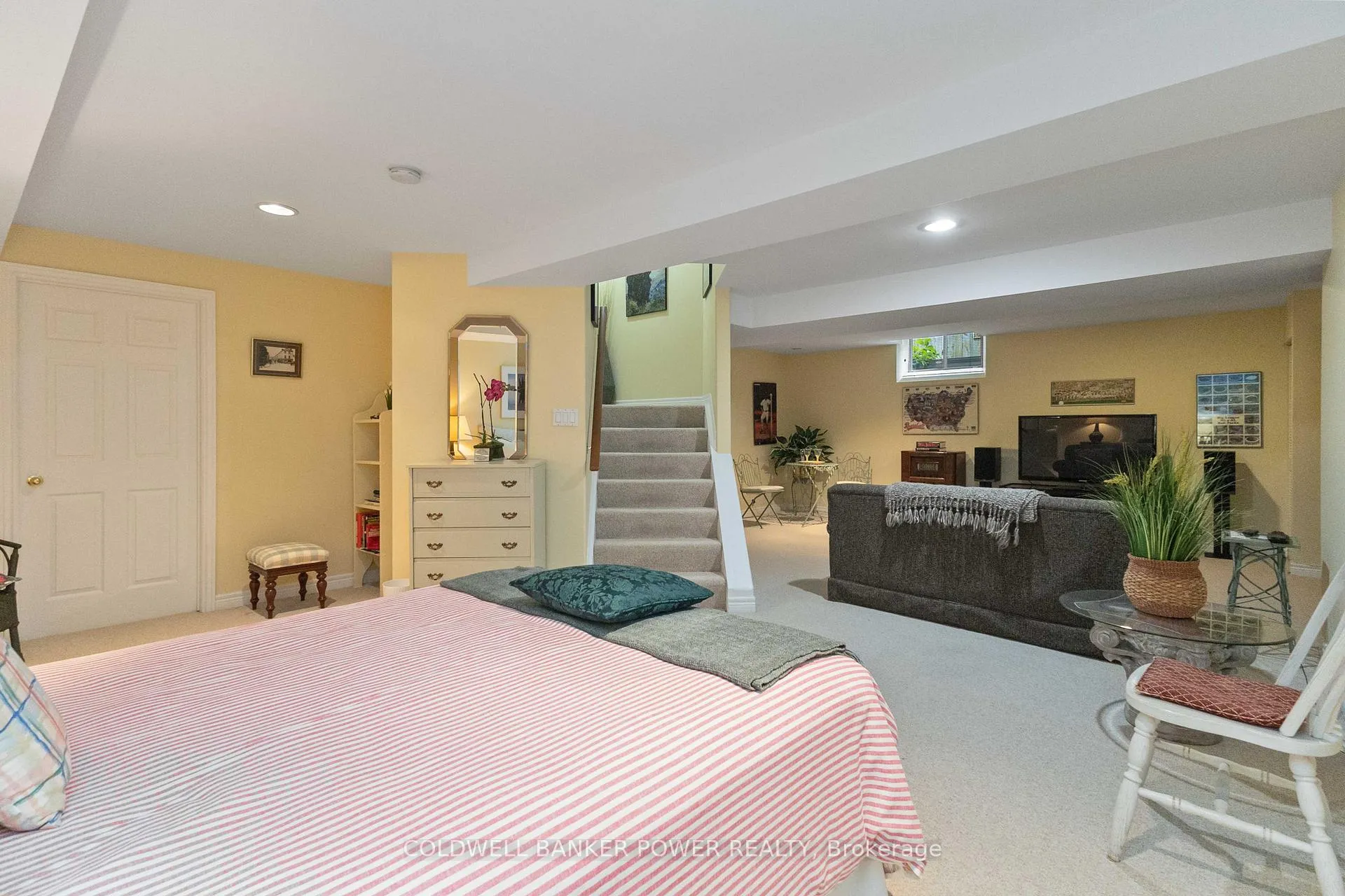 Photo 34 of 129 Hartson Road, London, North Q — HOMEH