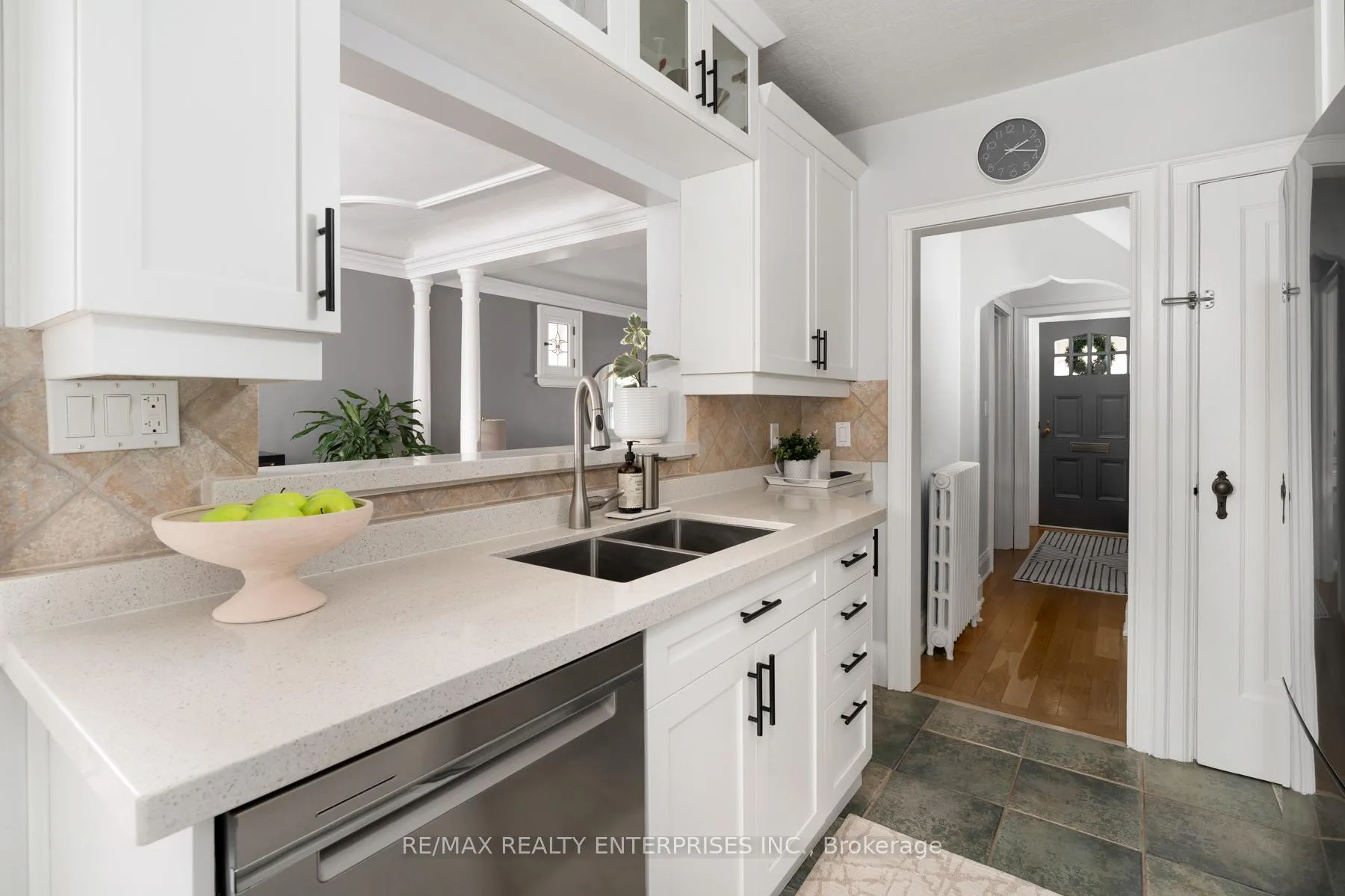 Photo 18 of 14 Third Street, Etobicoke, New Toronto — HOMEH
