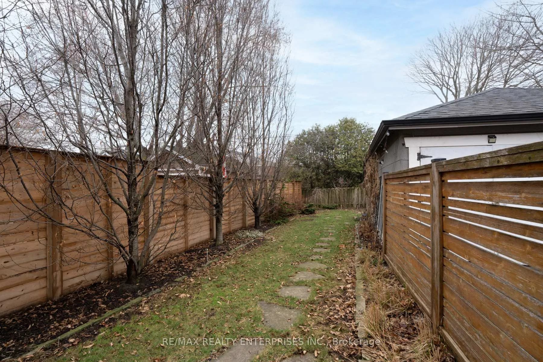 Photo 33 of 14 Third Street, Etobicoke, New Toronto — HOMEH