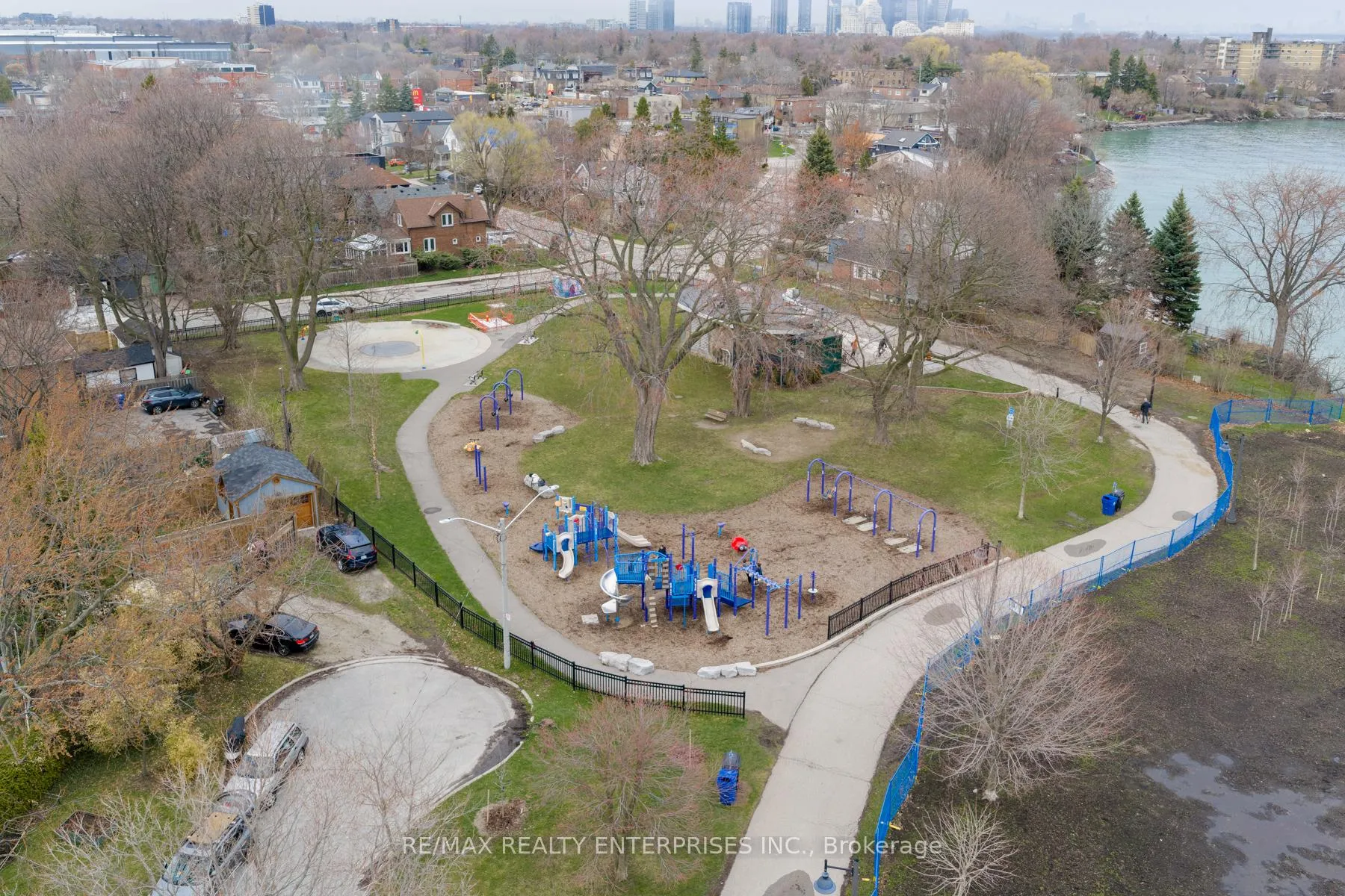 Photo 47 of 14 Third Street, Etobicoke, New Toronto — HOMEH