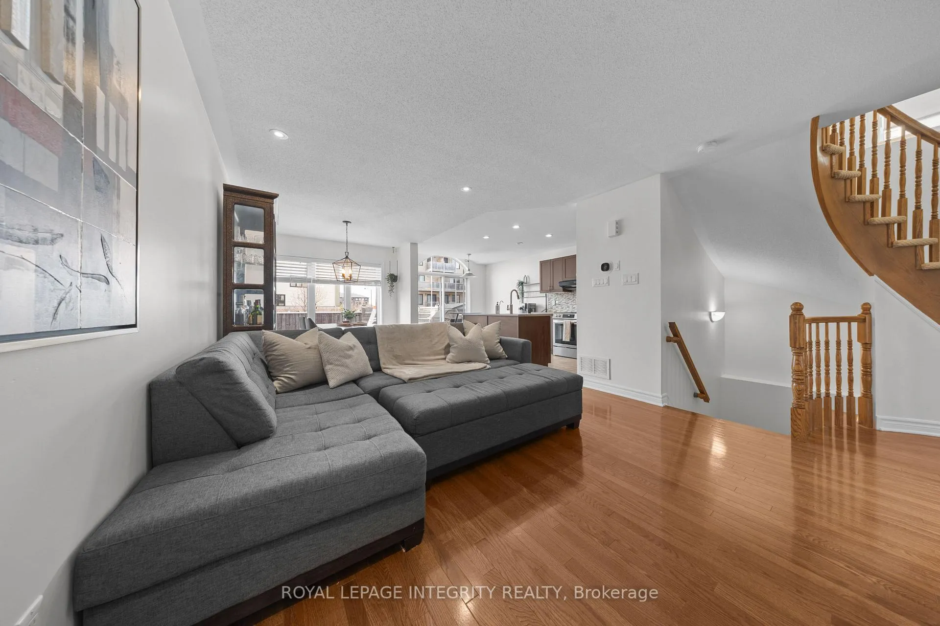 Photo 6 of 356 Ravenswood Way, Ottawa, Avalon East — HOMEH