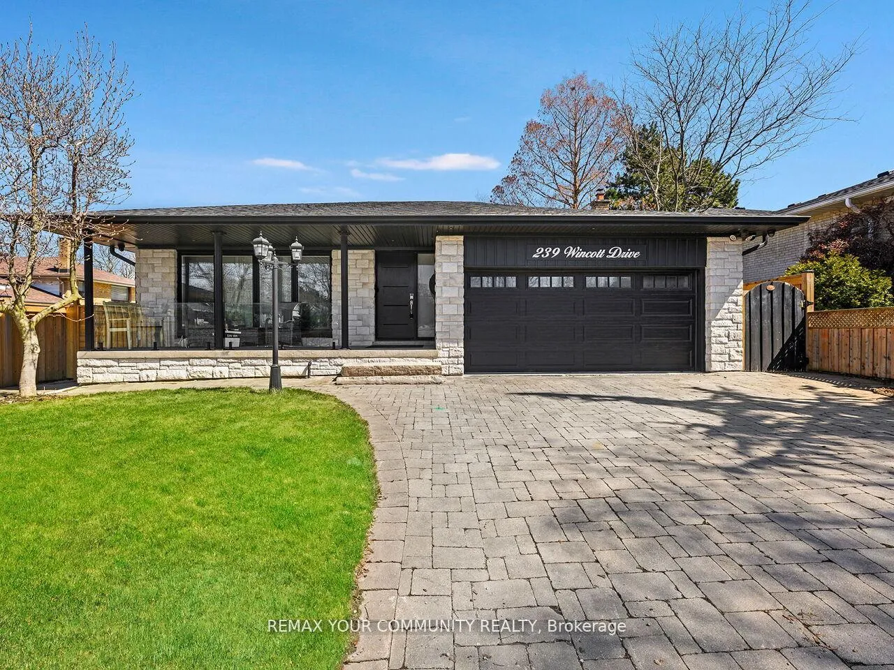 Photo 1 of 239 Wincott Drive, Etobicoke, Willowridge-Martingrove-Richview — HOMEH
