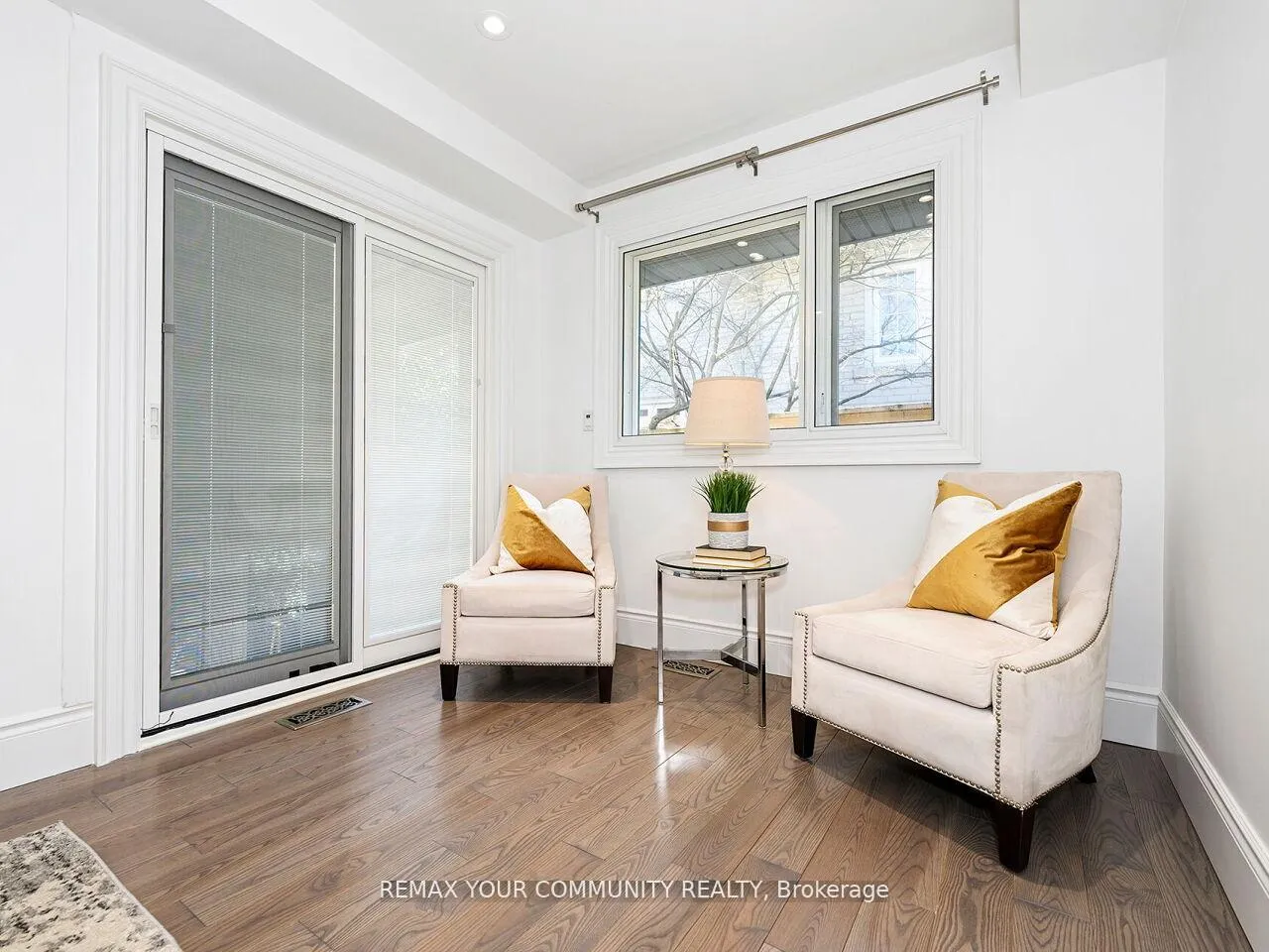 Photo 14 of 239 Wincott Drive, Etobicoke, Willowridge-Martingrove-Richview — HOMEH