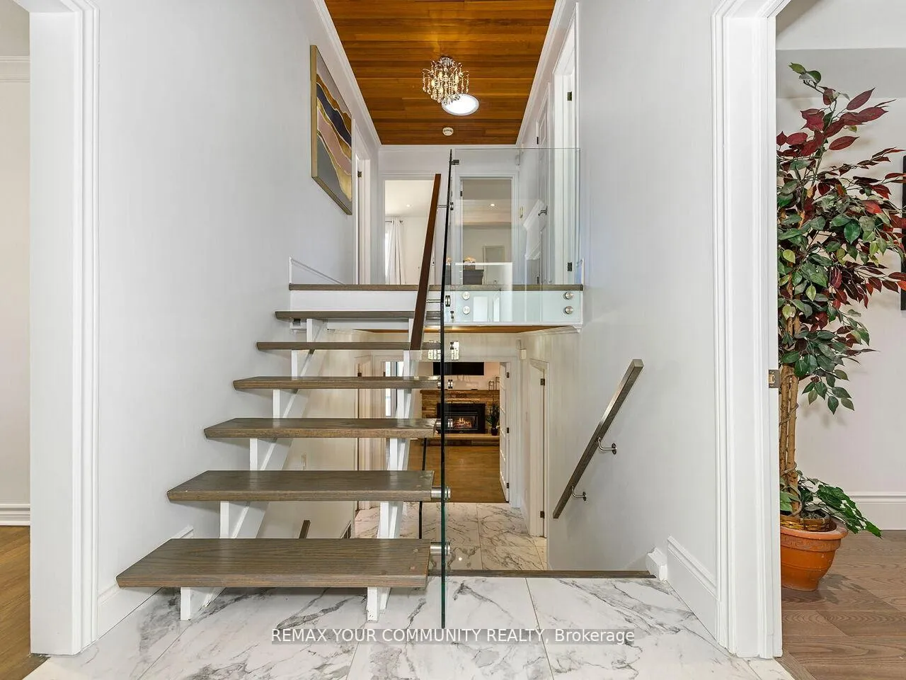 Photo 16 of 239 Wincott Drive, Etobicoke, Willowridge-Martingrove-Richview — HOMEH