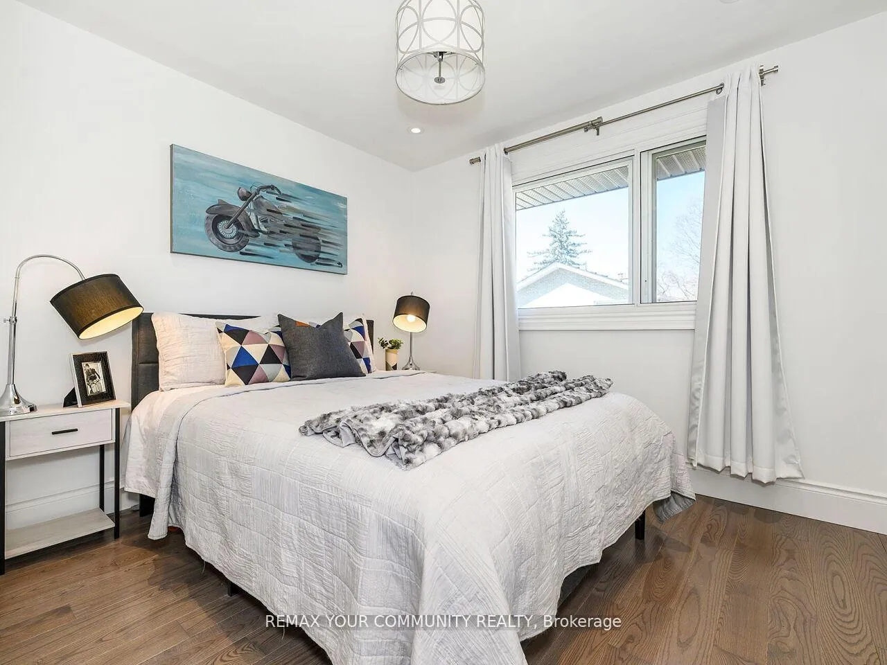 Photo 17 of 239 Wincott Drive, Etobicoke, Willowridge-Martingrove-Richview — HOMEH