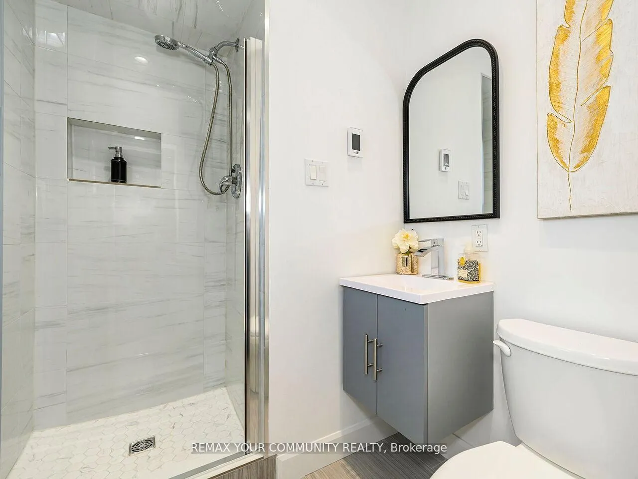 Photo 19 of 239 Wincott Drive, Etobicoke, Willowridge-Martingrove-Richview — HOMEH