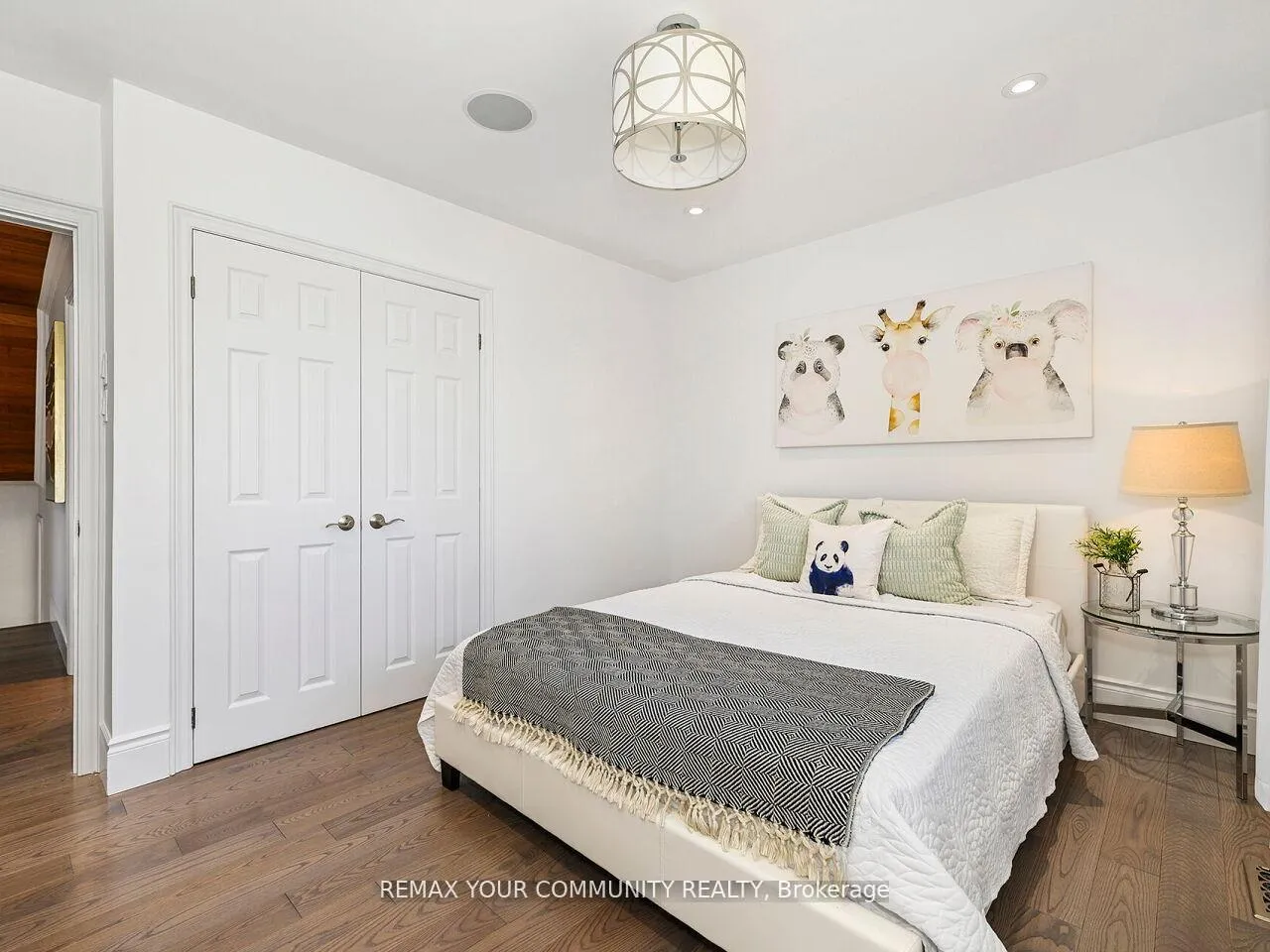 Photo 21 of 239 Wincott Drive, Etobicoke, Willowridge-Martingrove-Richview — HOMEH