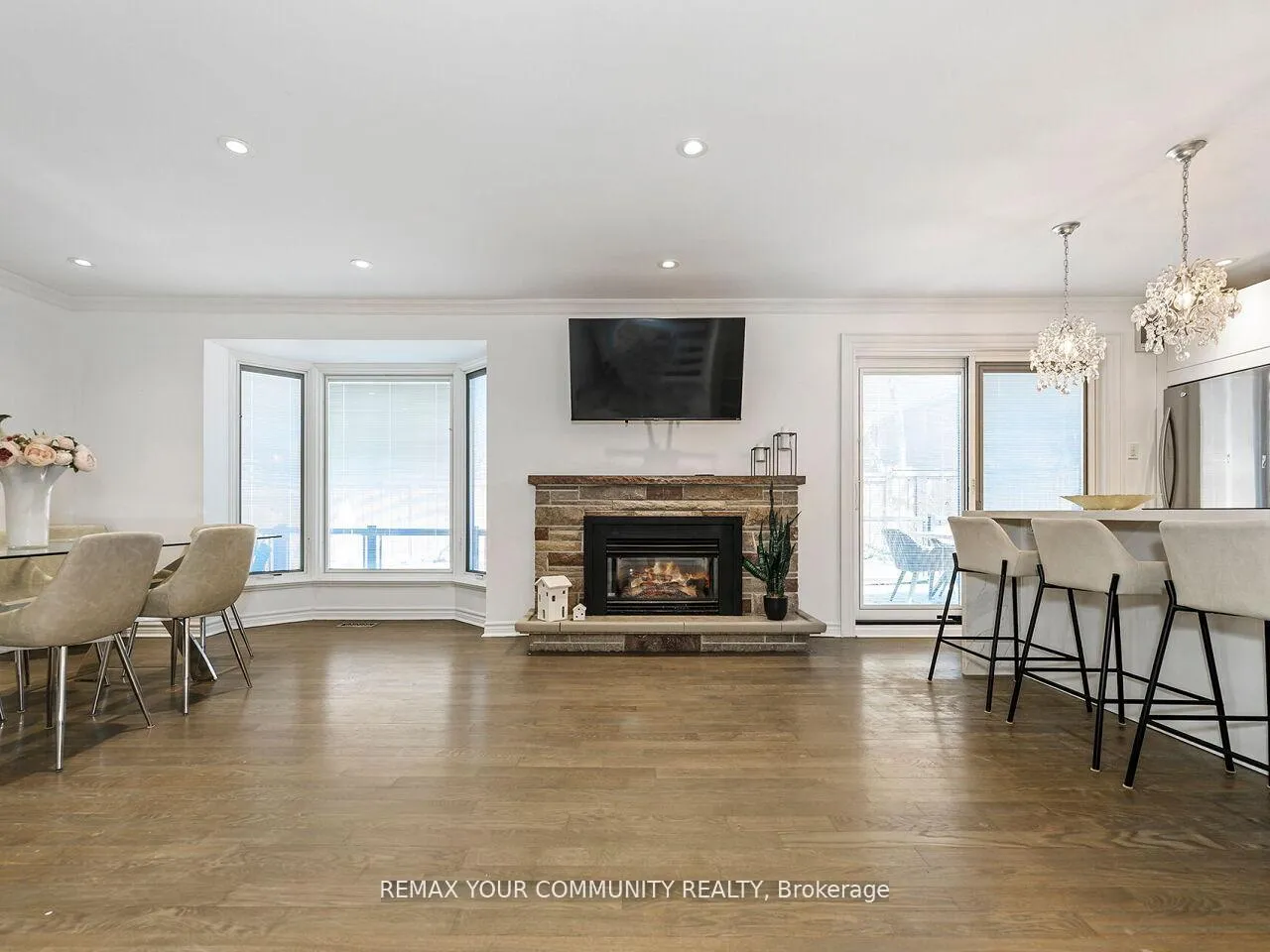 Photo 26 of 239 Wincott Drive, Etobicoke, Willowridge-Martingrove-Richview — HOMEH