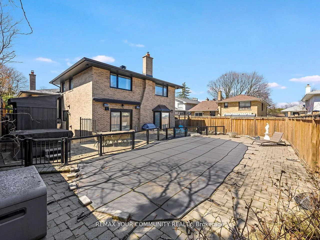 Photo 39 of 239 Wincott Drive, Etobicoke, Willowridge-Martingrove-Richview — HOMEH