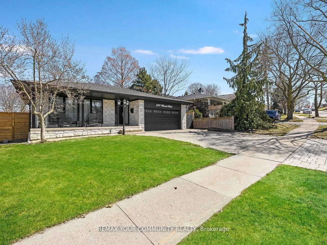 Photo 48 of 239 Wincott Drive, Etobicoke, Willowridge-Martingrove-Richview — HOMEH
