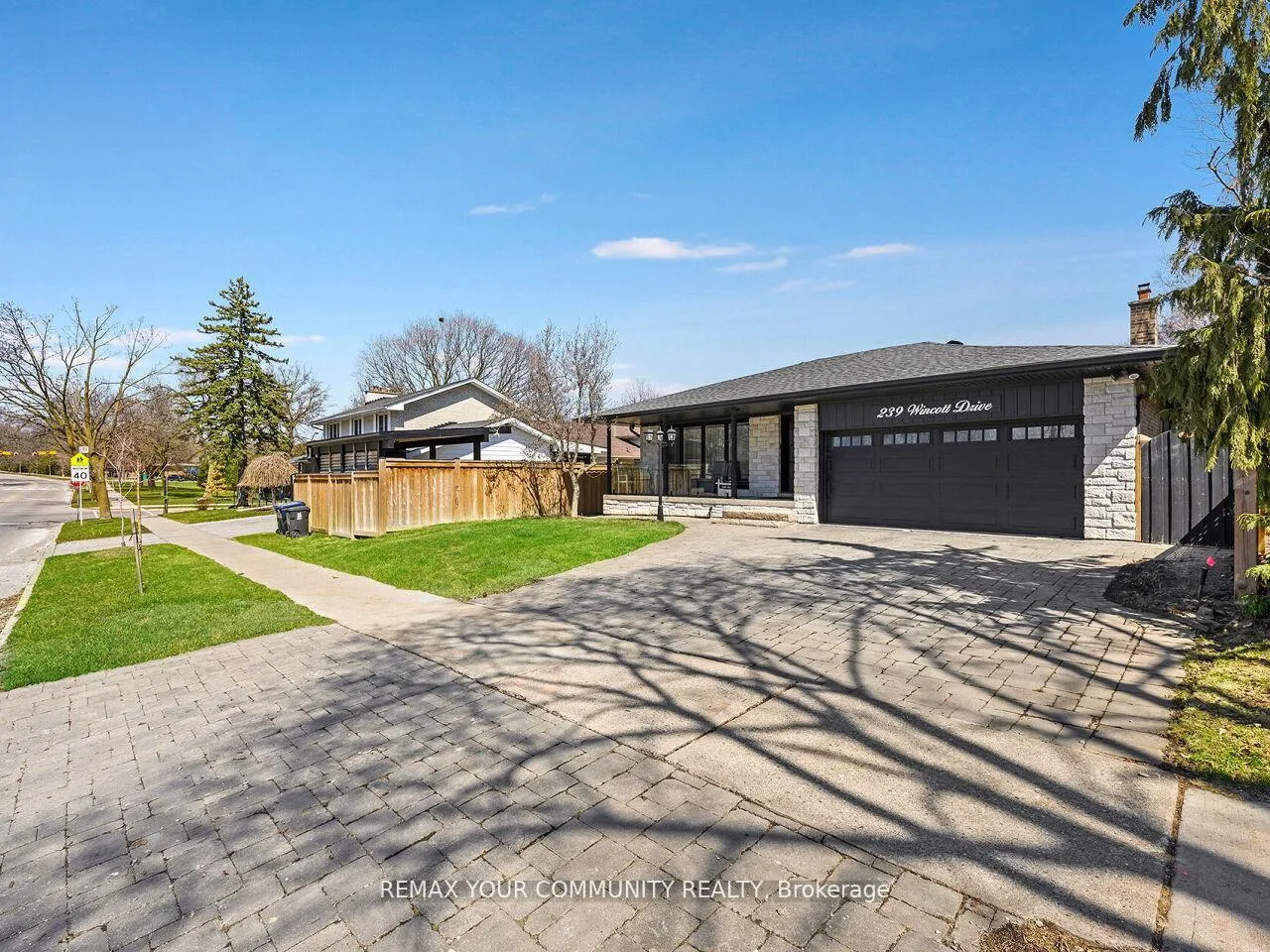 Photo 49 of 239 Wincott Drive, Etobicoke, Willowridge-Martingrove-Richview — HOMEH