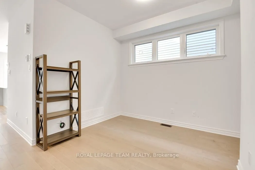 Photo 7 of 102 Crevasse Road, Ottawa, Mer Bleue/Bradley Estates/Anderson Park — HOMEH