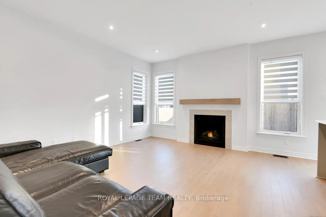 Photo 10 of 102 Crevasse Road, Ottawa, Mer Bleue/Bradley Estates/Anderson Park — HOMEH