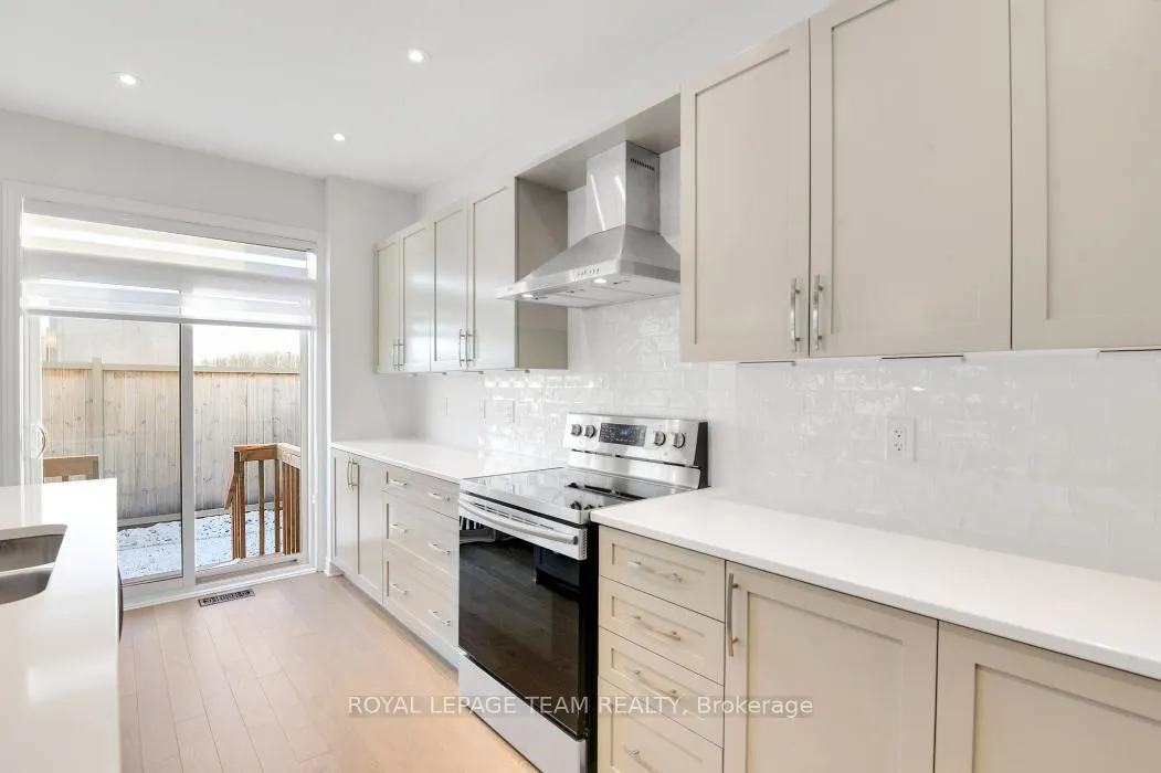 Photo 15 of 102 Crevasse Road, Ottawa, Mer Bleue/Bradley Estates/Anderson Park — HOMEH