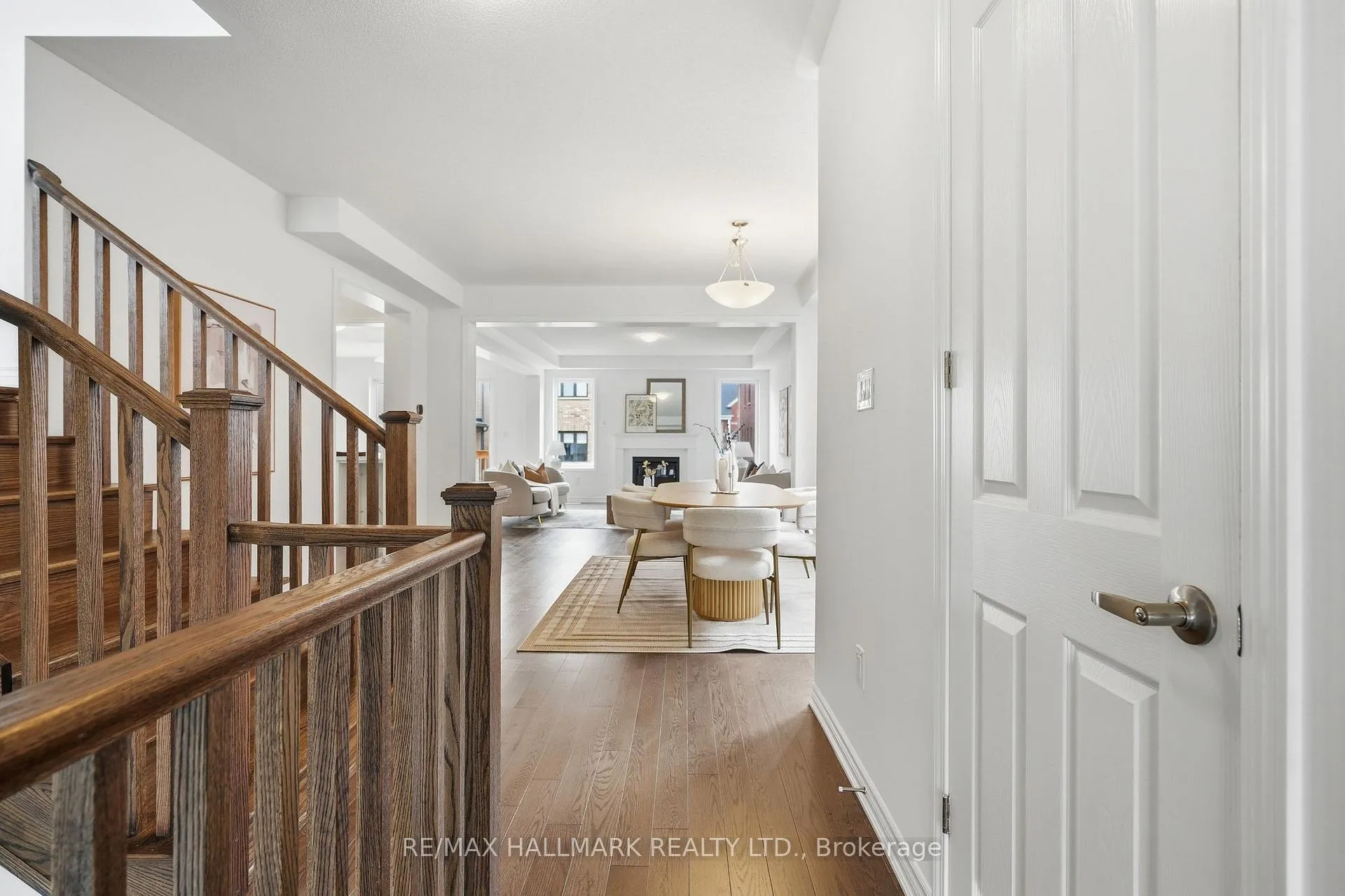 Photo 5 of 3071 Ireton Street, Innisfil, Rural Innisfil — HOMEH