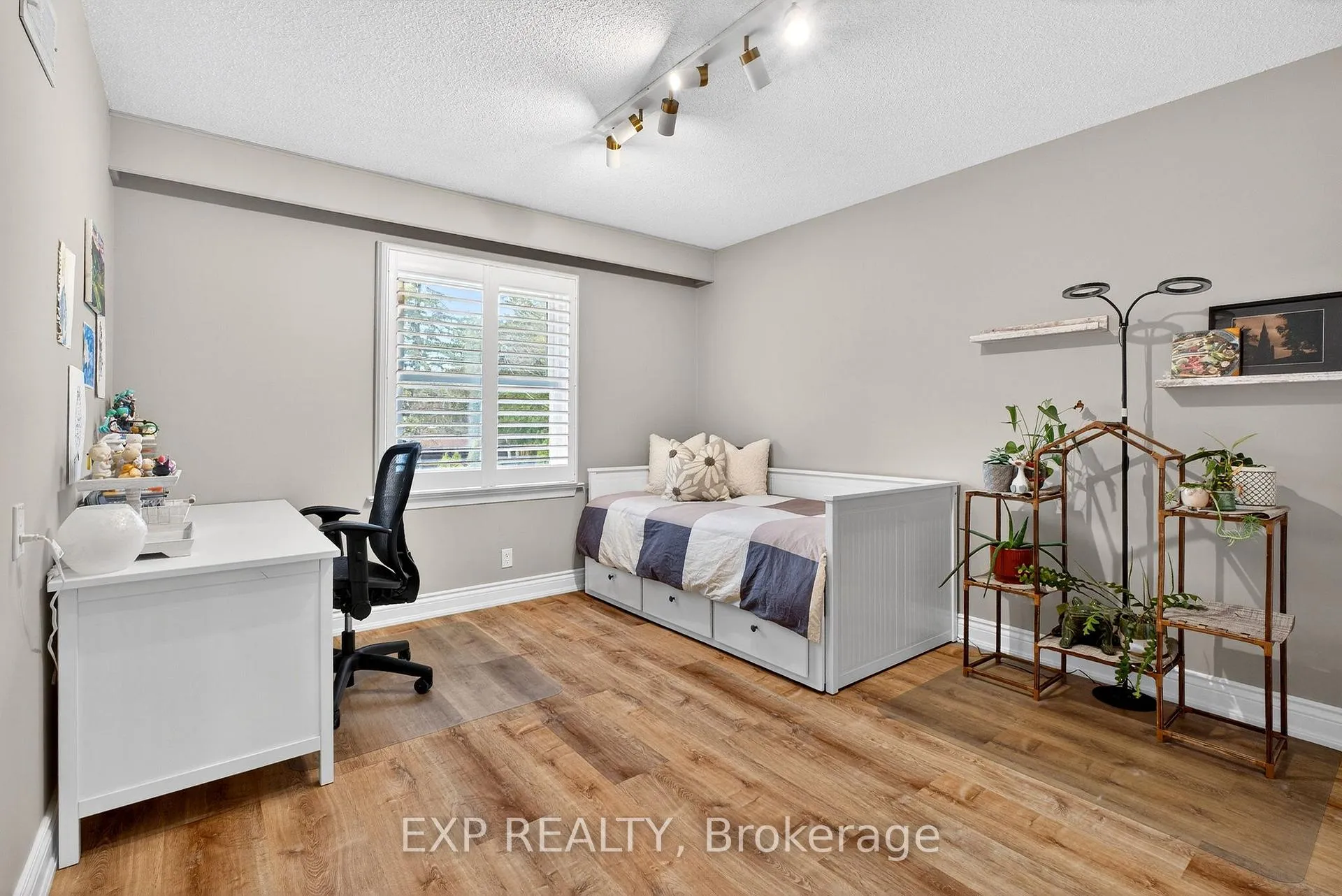 Photo 27 of 230 Glenwood Crescent, Oshawa, Centennial — HOMEH