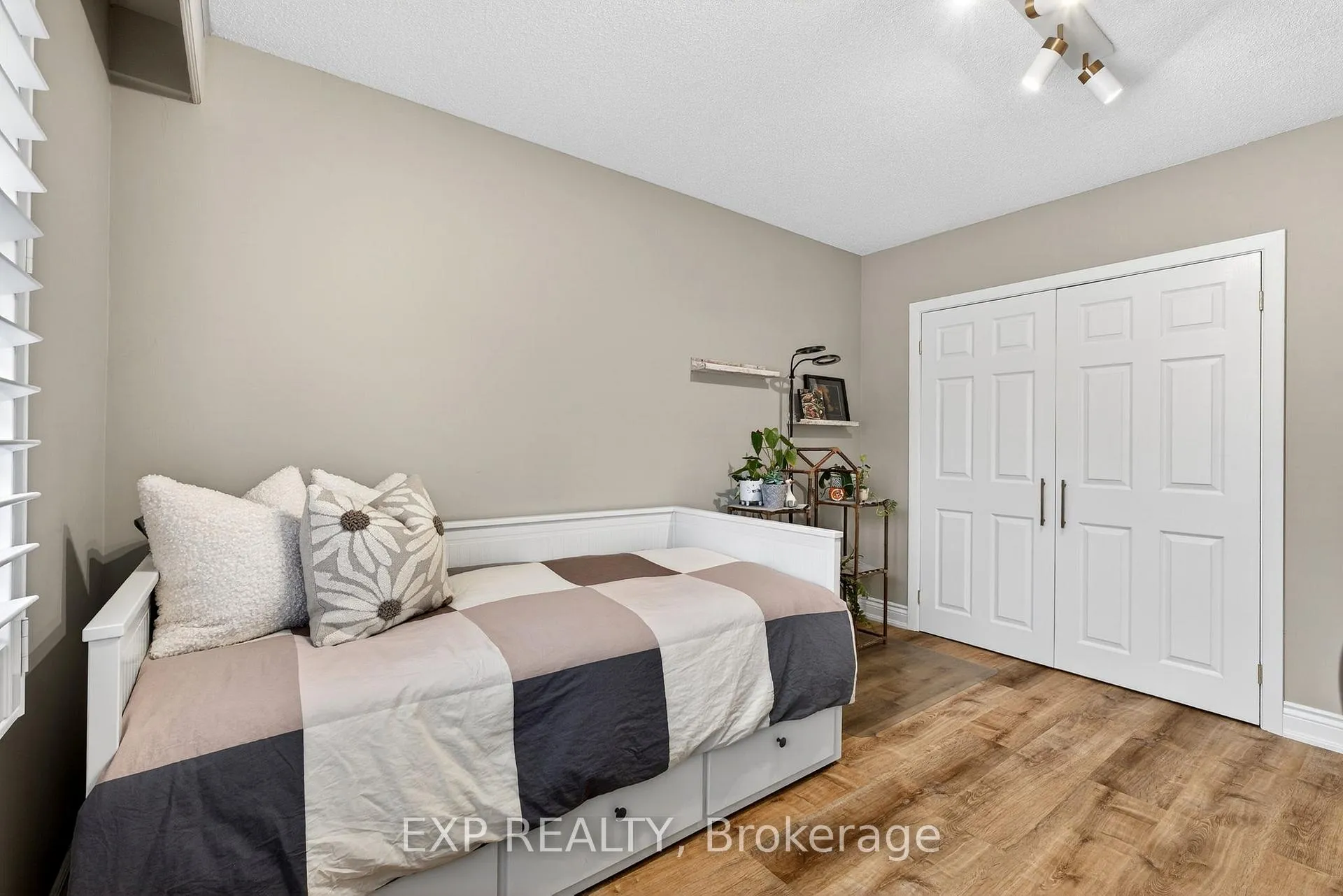 Photo 28 of 230 Glenwood Crescent, Oshawa, Centennial — HOMEH