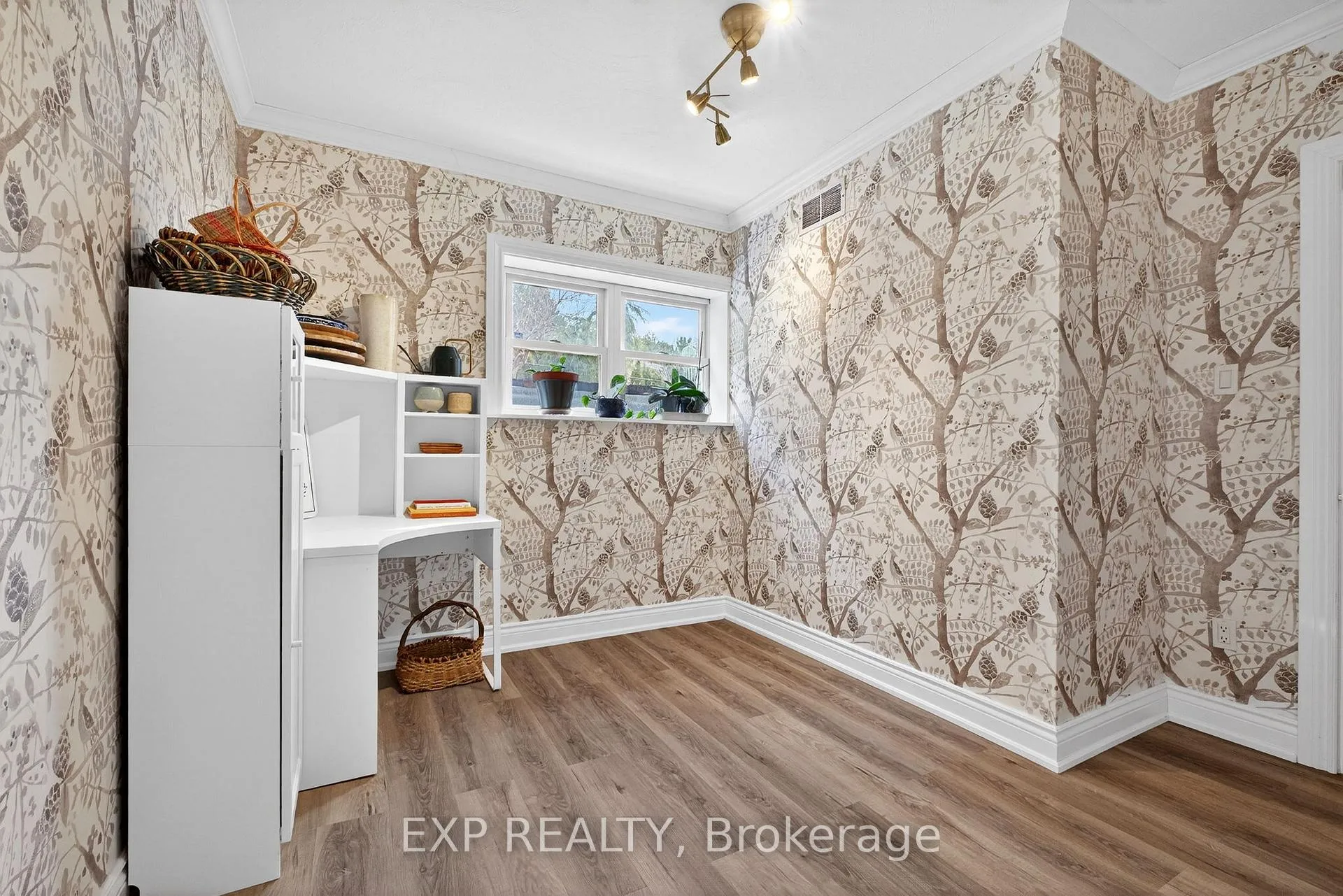 Photo 32 of 230 Glenwood Crescent, Oshawa, Centennial — HOMEH