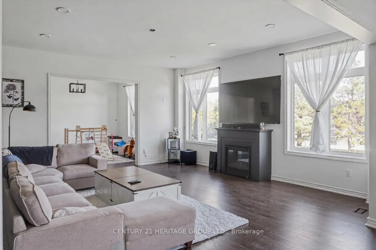 Photo 10 of 27 Orchid Crescent, Adjala-Tosorontio, Colgan — HOMEH