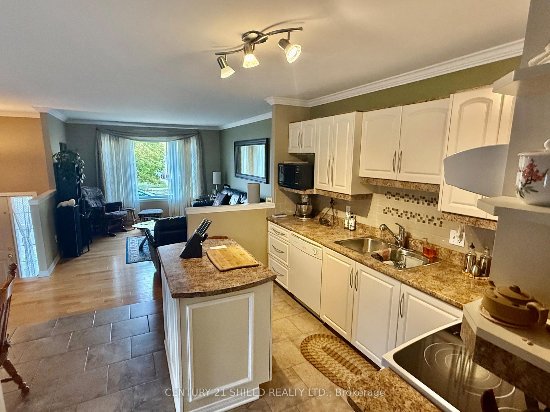Photo 7 of 382 Ellen Avenue, Cornwall — HOMEH