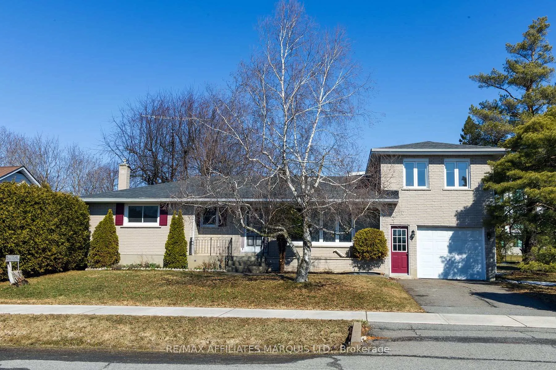 Photo 1 of 66 Fifth Street E, South Dundas, Morrisburg — HOMEH