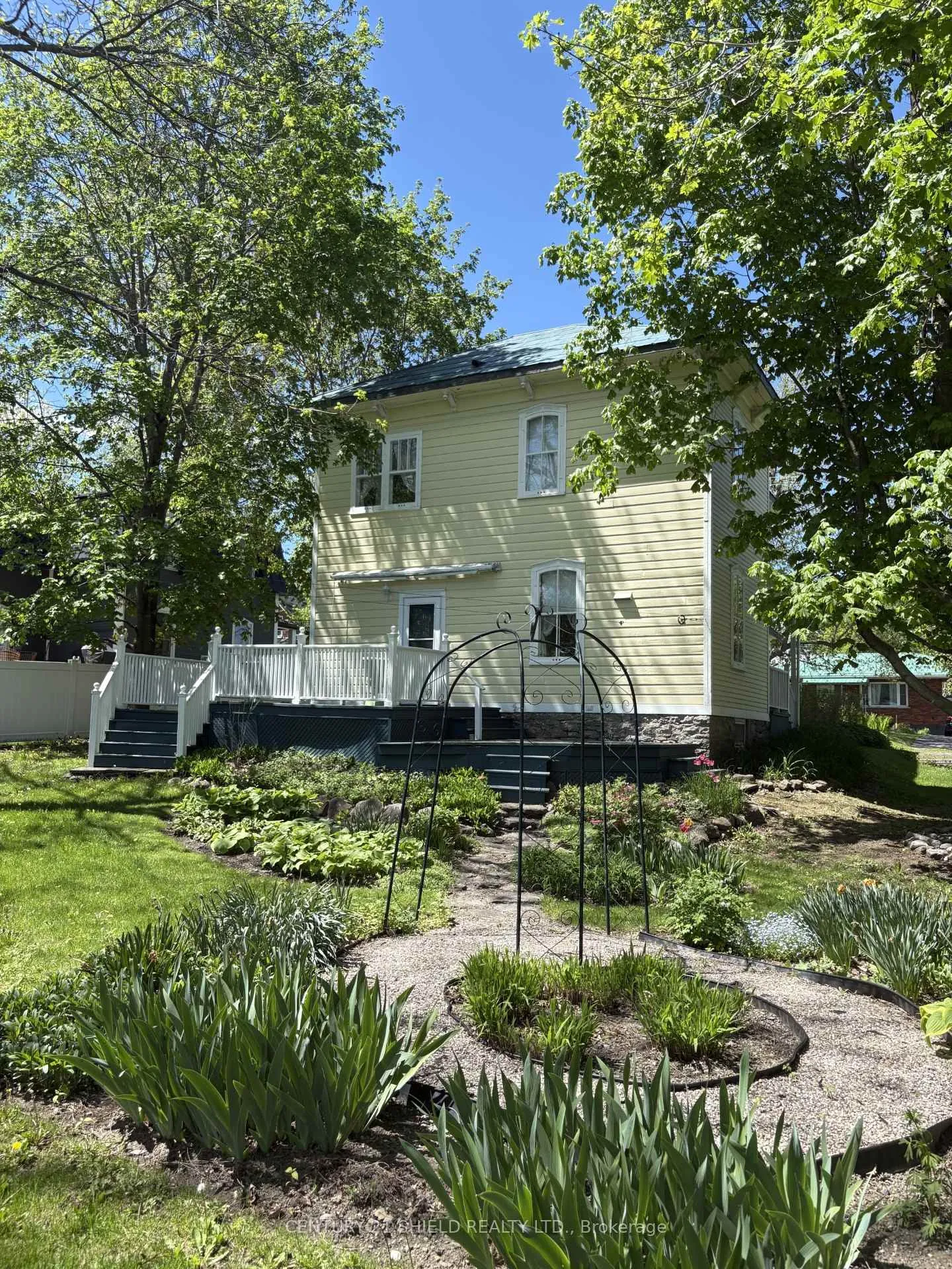 Photo 29 of 48 St George Street E, North Glengarry, Alexandria — HOMEH