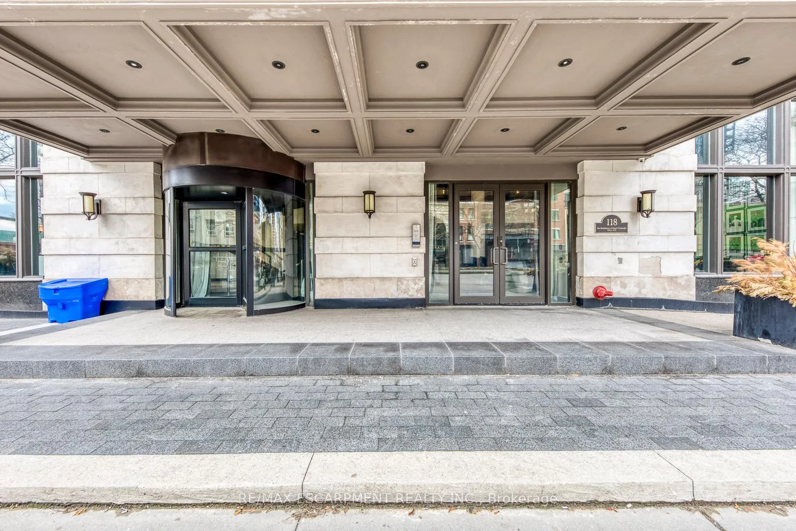 Photo 6 of Unit 905, 112 King Street E, Hamilton, Beasley — HOMEH