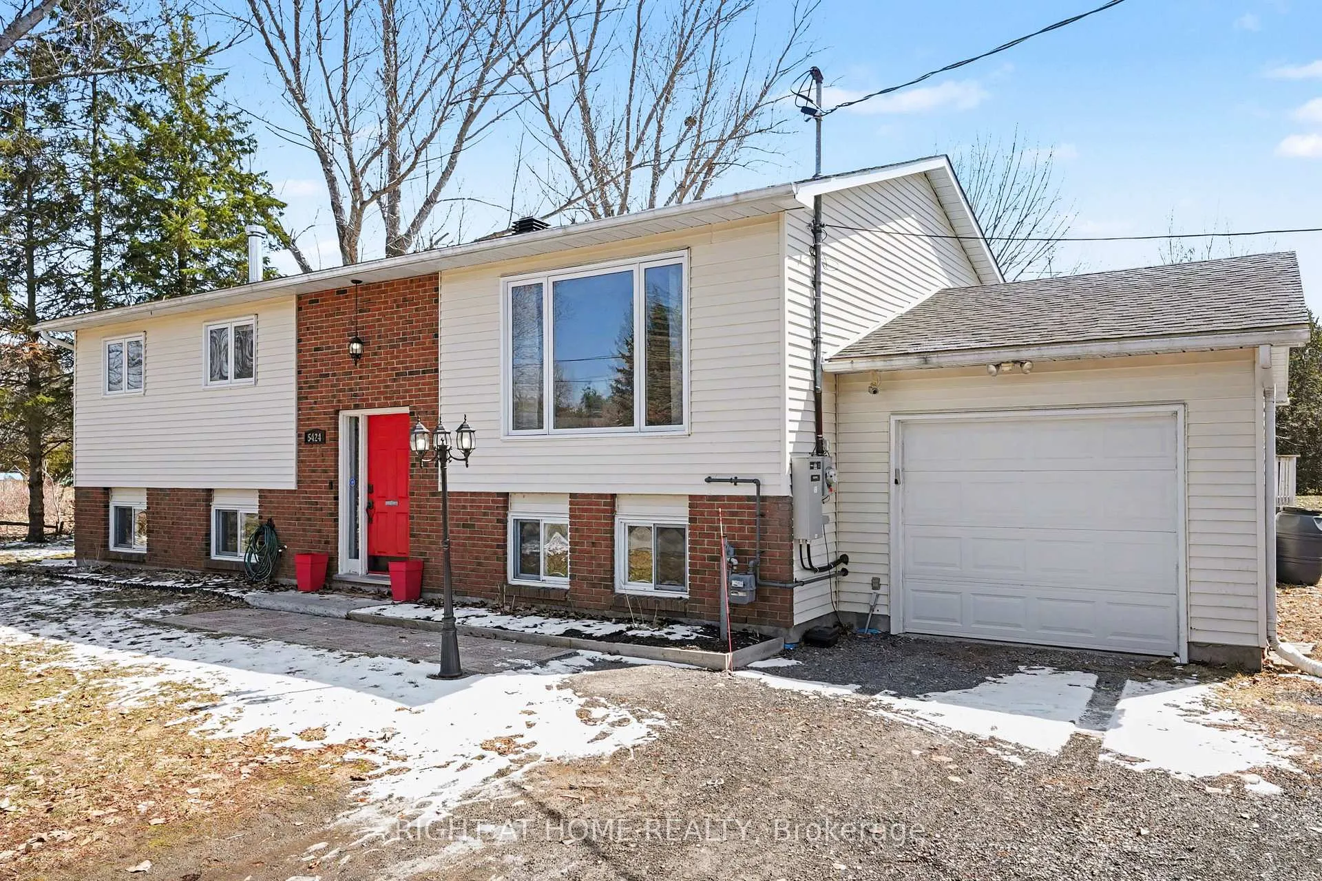 Front of 5424 Taylor Way