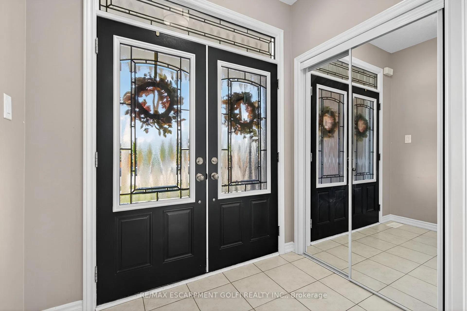 Photo 3 of 279 Voyager Pass, Hamilton, Binbrook — HOMEH