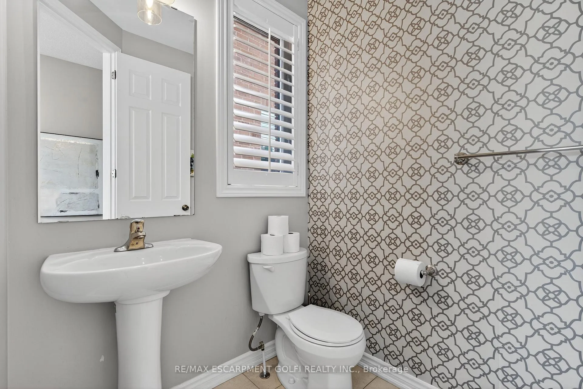 Photo 4 of 279 Voyager Pass, Hamilton, Binbrook — HOMEH