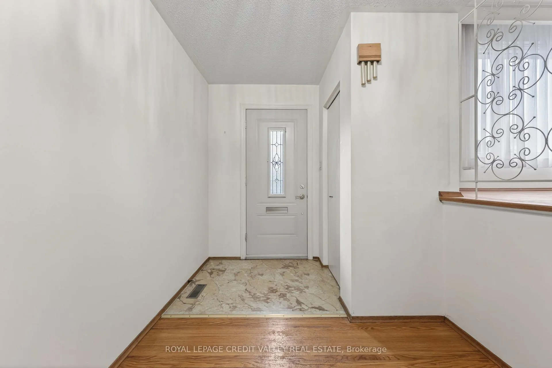 Photo 9 of 20 Willis Drive, Brampton, Brampton East — HOMEH