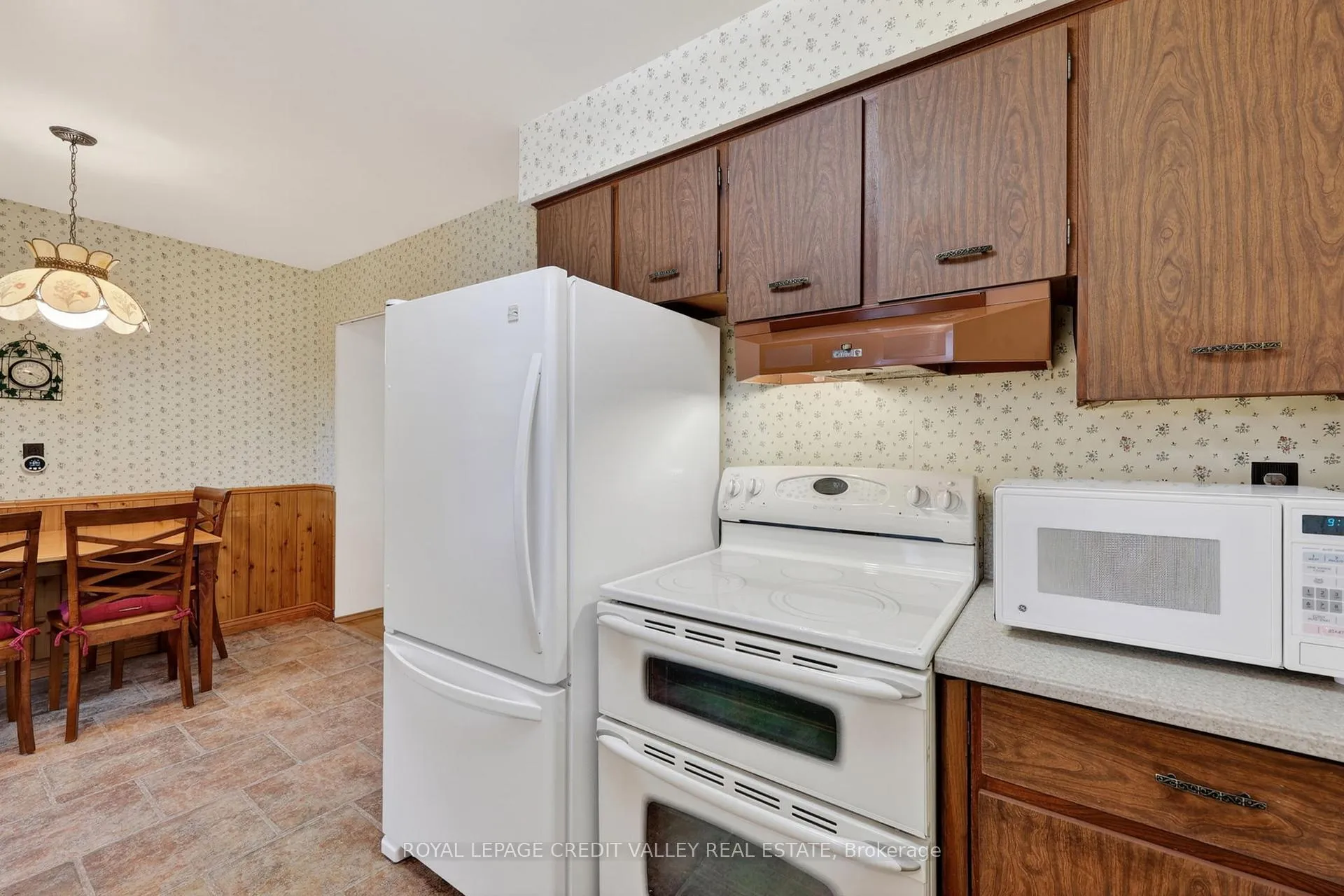 Photo 14 of 20 Willis Drive, Brampton, Brampton East — HOMEH