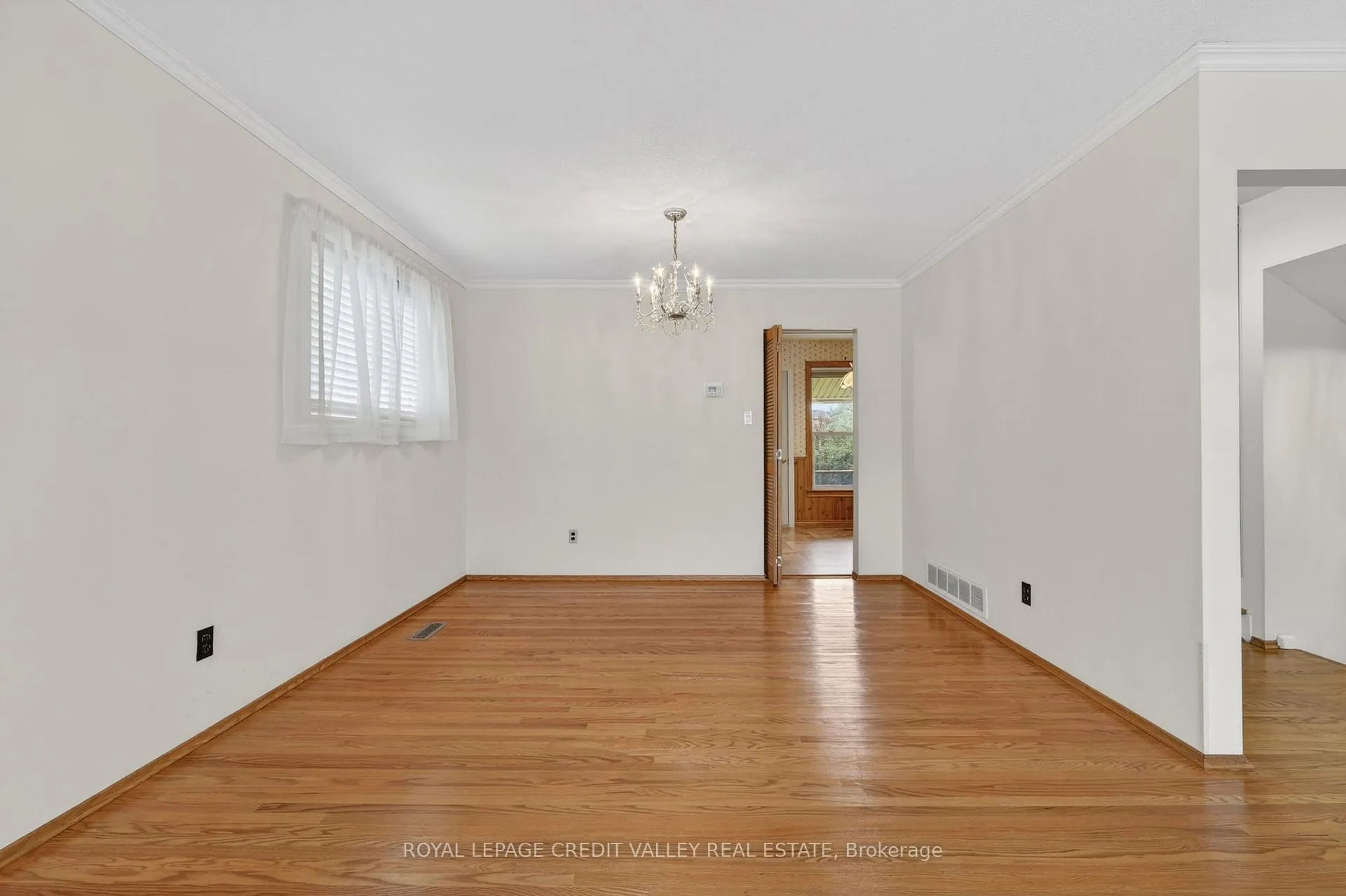 Photo 18 of 20 Willis Drive, Brampton, Brampton East — HOMEH