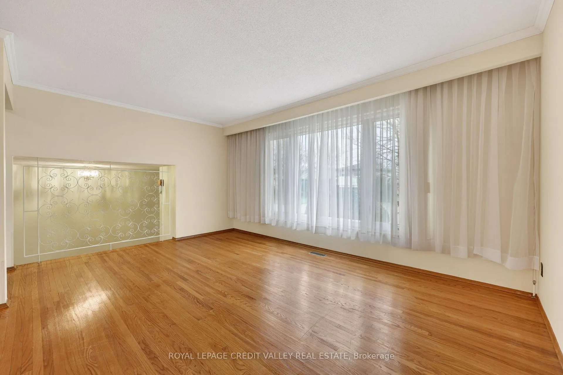 Photo 19 of 20 Willis Drive, Brampton, Brampton East — HOMEH