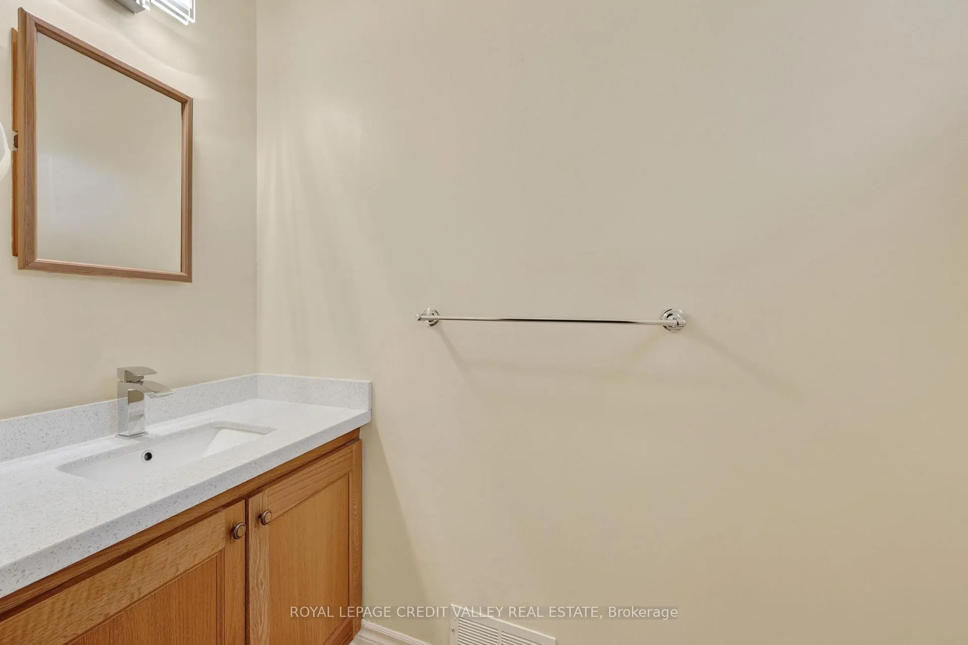 Photo 25 of 20 Willis Drive, Brampton, Brampton East — HOMEH