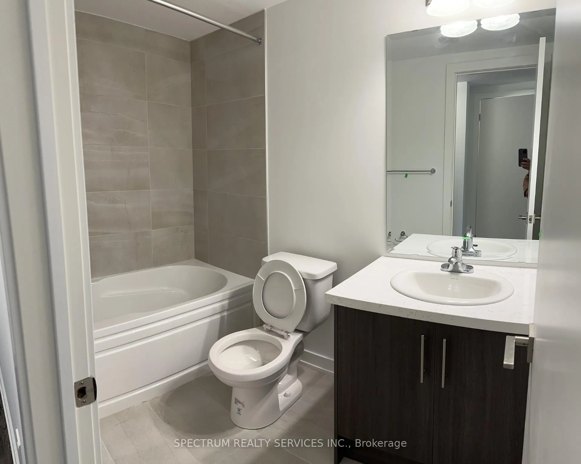 Photo 8 of Unit 21, 25 Romilly Avenue, Brampton, Northwest Brampton — HOMEH