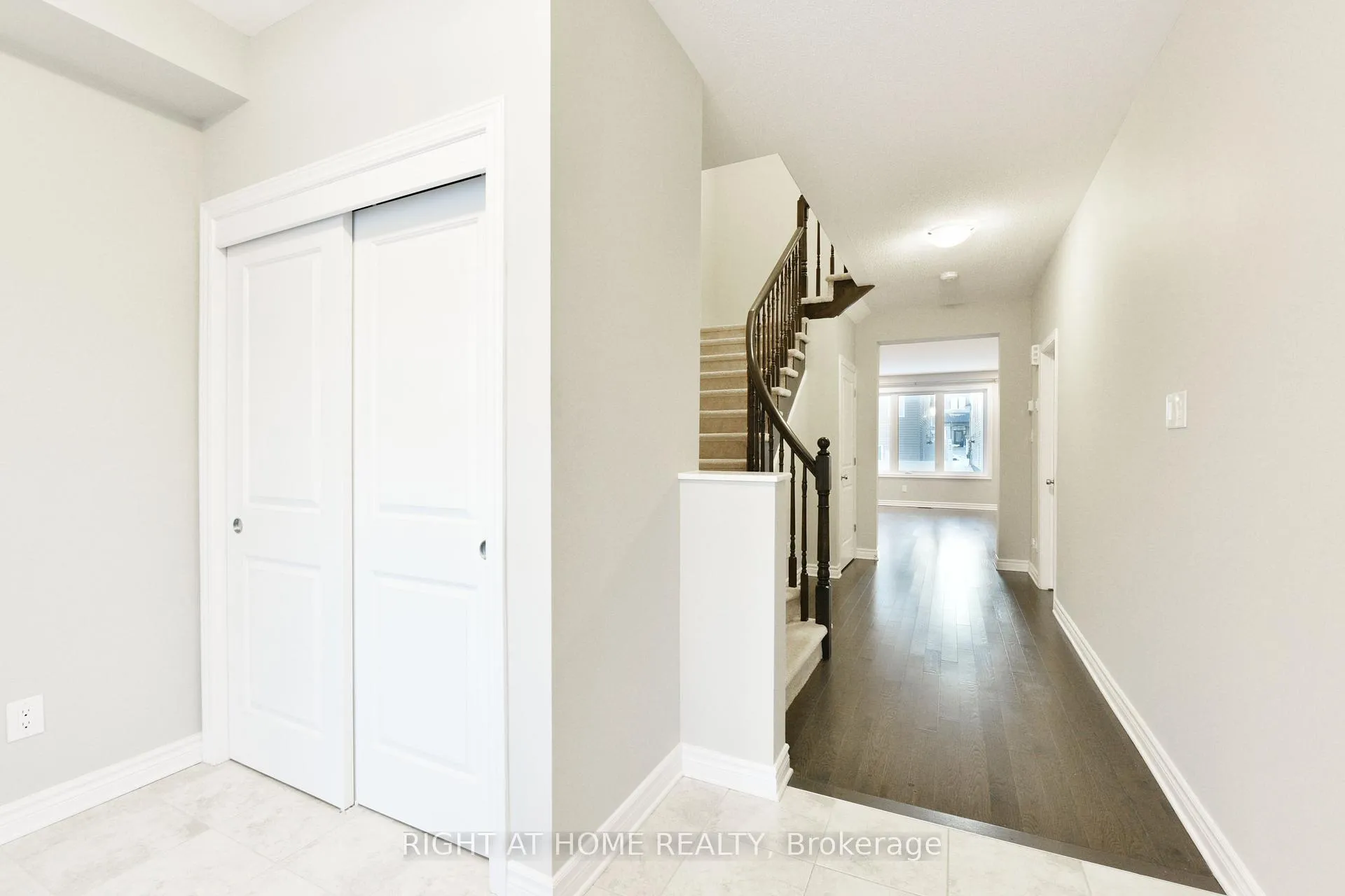 Photo 2 of 630 Eagle Crest Heights, Ottawa, Stittsville (North) — HOMEH